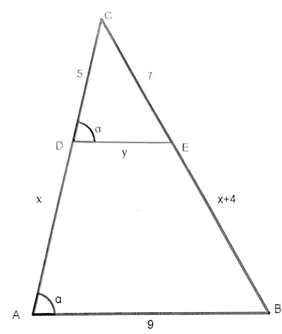 Triângulo ABC com o segmento DE paralelo ao lado AB, sendo D no lado AC e E no lado BC. Medidas indicadas: CD = 5, CE = 7, DA = x, EB = x+4, DE = y e AB = 9. O ângulo α está marcado em D (entre DC e DE) e em A (entre AC e AB).