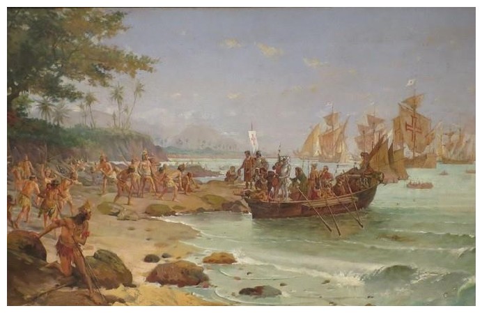 Pintura representando a chegada das caravelas portuguesas à costa brasileira, com indígenas na praia e um bote com navegantes.