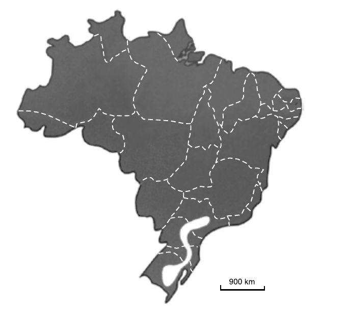 Mapa do Brasil em cinza escuro com divisas estaduais tracejadas em branco; uma faixa alongada em branco aparece no Sul do país, estendendo-se do sul de São Paulo/Paraná até o Rio Grande do Sul, na área da Bacia do Paraná. Escala de 900 km.
