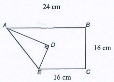 Folha retangular dobrada: lado superior AB indicado com 24 cm, lado direito BC com 16 cm; o canto inferior esquerdo foi dobrado ao longo do segmento AE, levando-o ao ponto D, onde há um ângulo reto entre AD e DE; o segmento EC da base mede 16 cm.