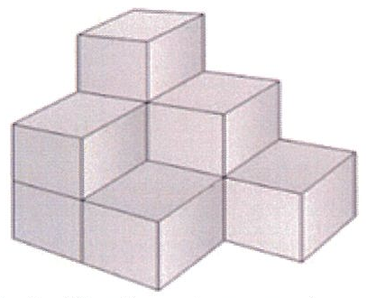 Pilha de cubos iguais em perspectiva, em degraus: camada inferior com vários cubos, camada intermediária com dois cubos e um cubo no topo; parte dos cubos fica oculta atrás dos visíveis.