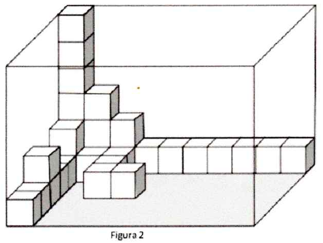 Figura 2: galpão em forma de paralelepípedo, em perspectiva, com caixas cúbicas empilhadas junto às paredes do fundo e da esquerda e uma fileira de caixas ao longo da parede do fundo.