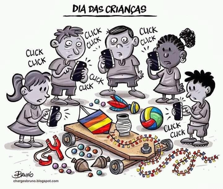 Charge intitulada “Dia das Crianças”: cinco crianças em tons de cinza, de pé, olham para celulares com a indicação “click click”, enquanto no chão, ao centro, há brinquedos coloridos esquecidos: um carrinho de rolimã, pião, bola, peteca, estilingue, bolinhas de gude e uma pipa. Assinatura: Bruno, chargesbruno.blogspot.com.