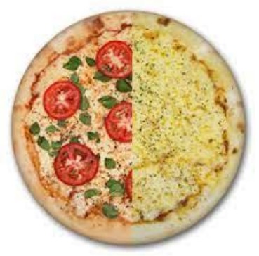 Foto de uma pizza de dois sabores: metade com tomate e manjericão, metade com queijo.