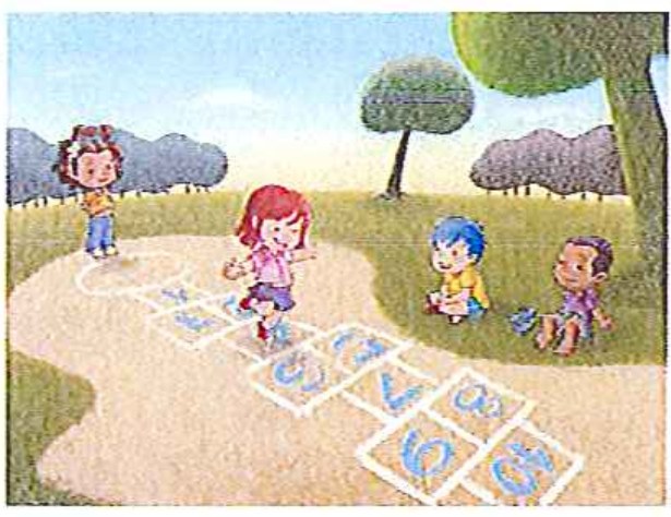 Ilustração: uma menina pula em uma amarelinha desenhada no chão de um parque, enquanto outras crianças observam.